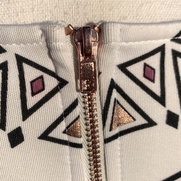 MINKPINK Techno Tribe Geometric Pattern Dress Size Medium - Picture 5 of 10